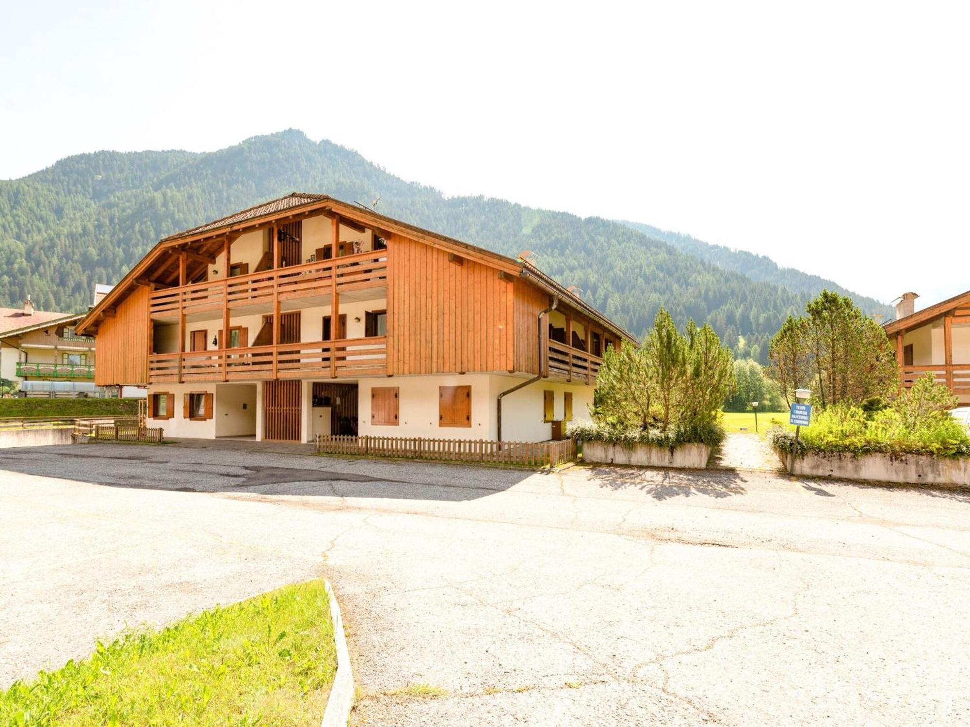 Spacious Chalet With Garden Near Ski Area In Tyrol Поца ди Фаса Екстериор снимка