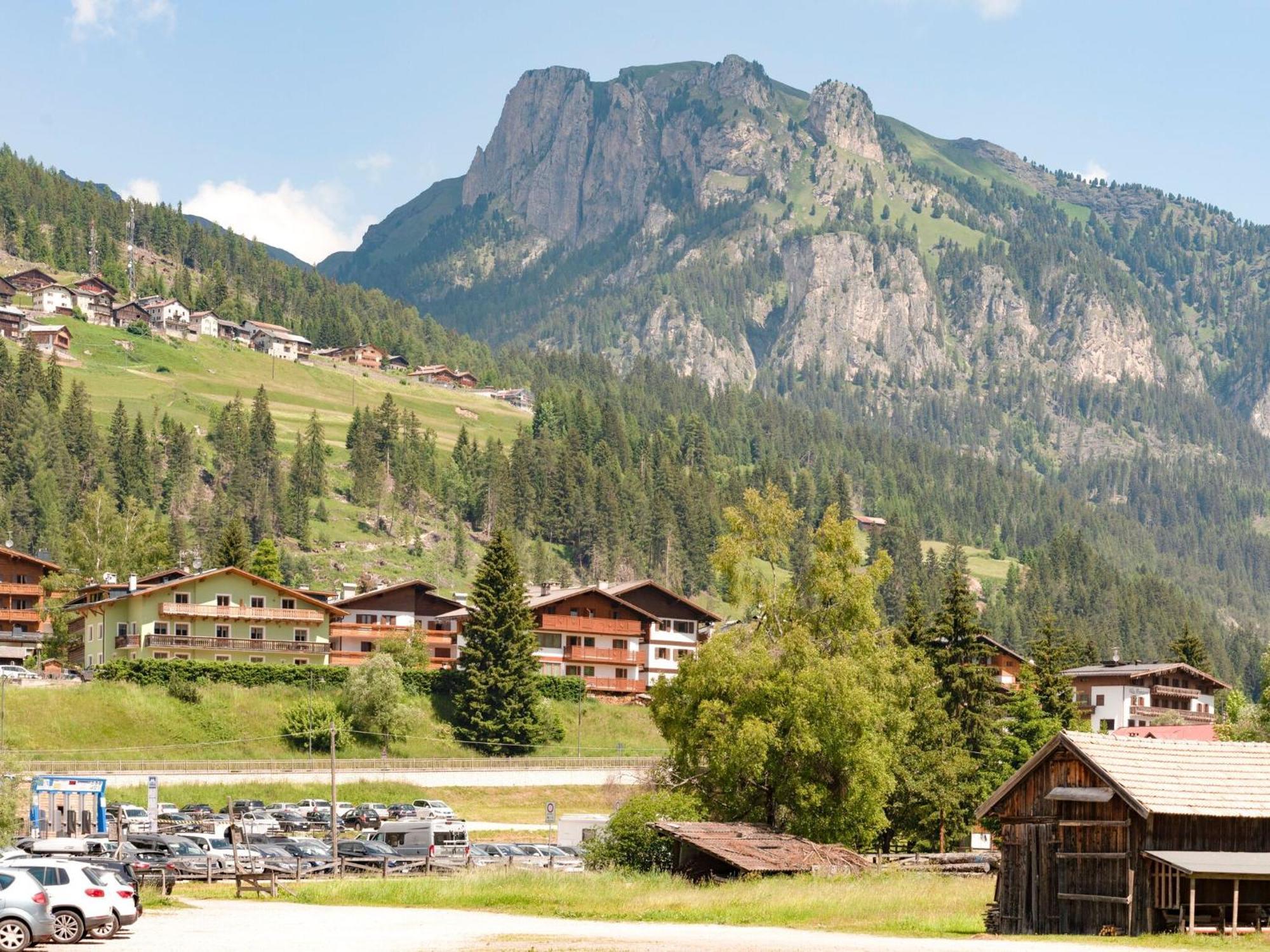 Spacious Chalet With Garden Near Ski Area In Tyrol Поца ди Фаса Екстериор снимка
