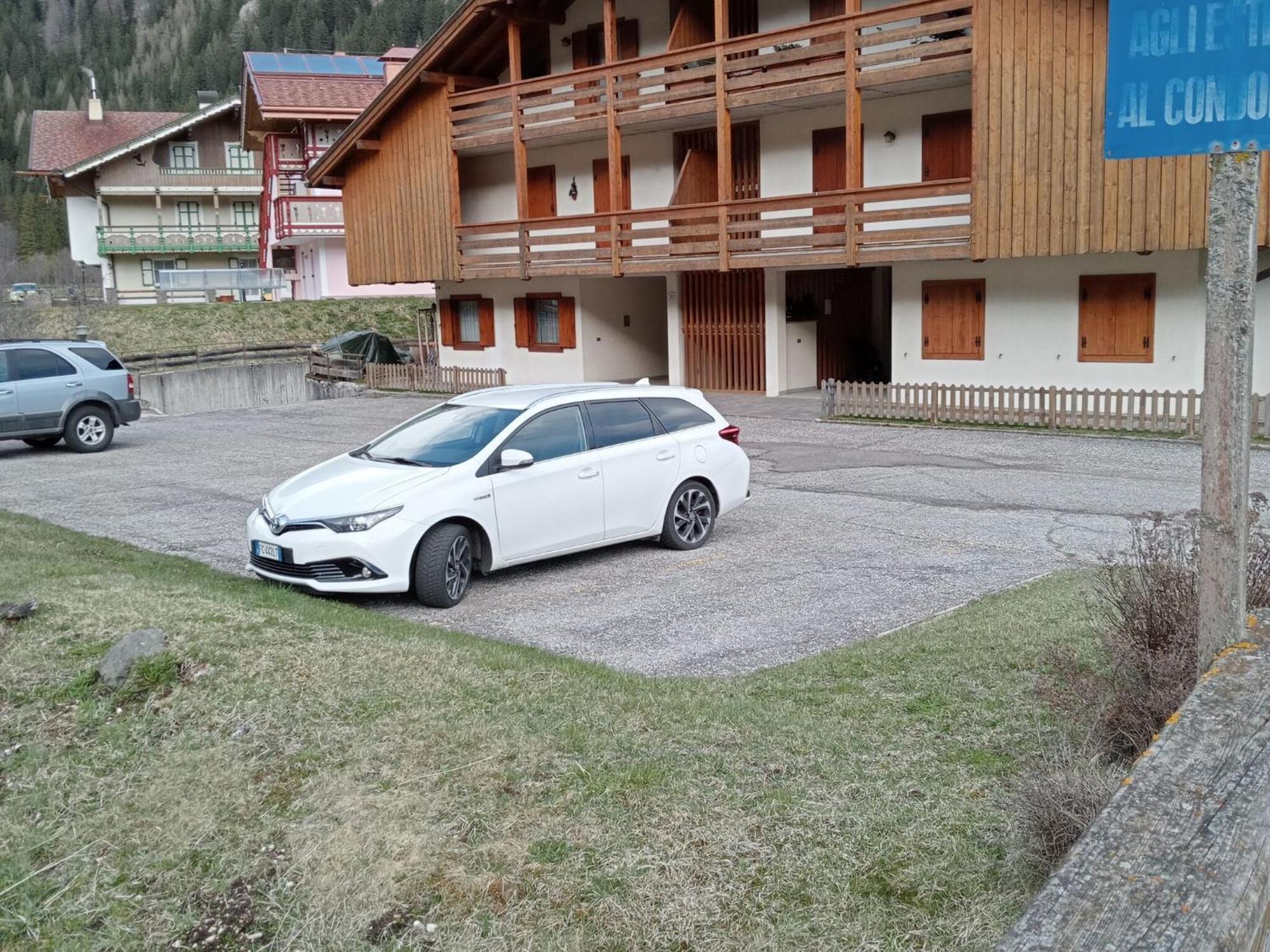Spacious Chalet With Garden Near Ski Area In Tyrol Поца ди Фаса Екстериор снимка